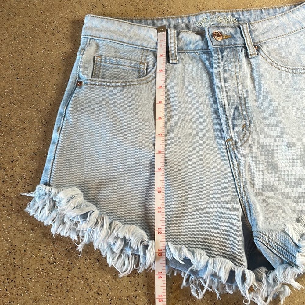 Wild Fable "High Rise Short" light wash denim cutoff jean shorts sz 8 - Picture 12 of 16